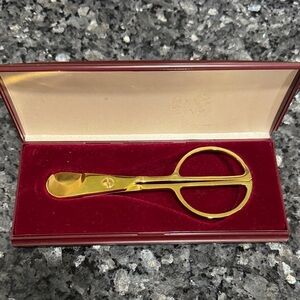 Elegant Gold Cigar Cutter